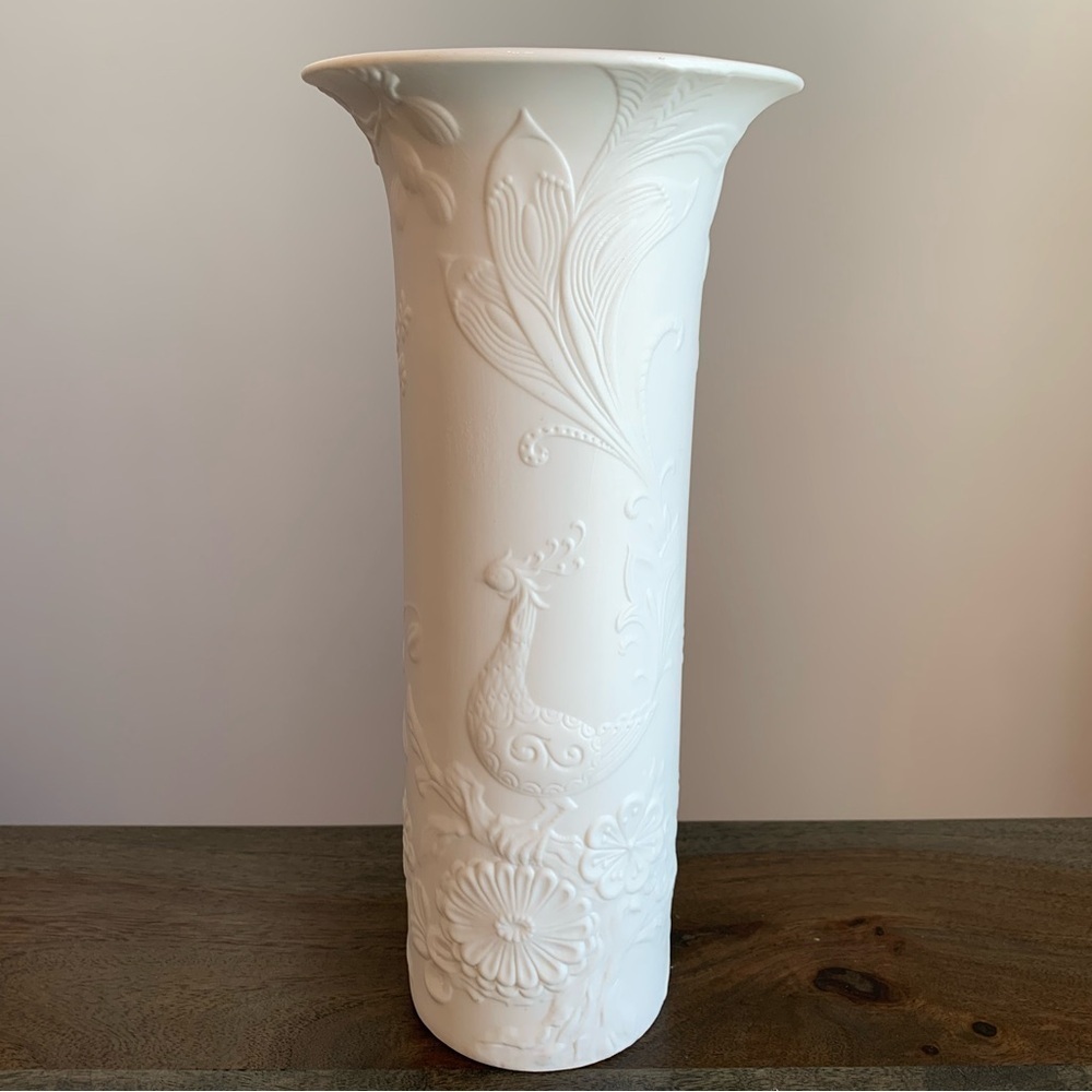 Kaiser Vase White Bisque Peacock Birds Flowers Made Germany Vintage 467/27 Tall - Picture 2 of 12